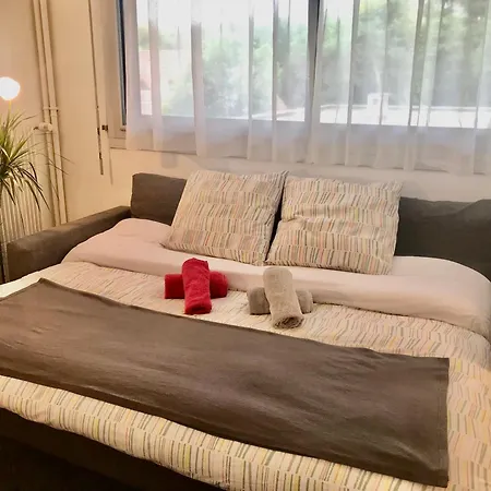 Flat Close To Seine River In Paris Apartment