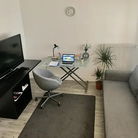 Apartment Flat Close To Seine River In Paris Le Pecq