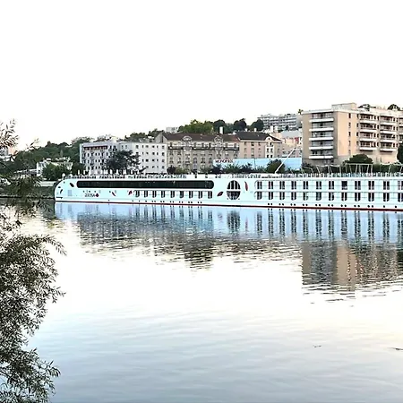 Flat Close To Seine River In Paris Le Pecq